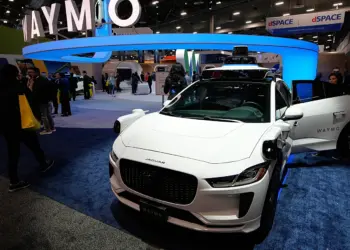 Robotaxis Mass Production Begins Global Commercial Push
