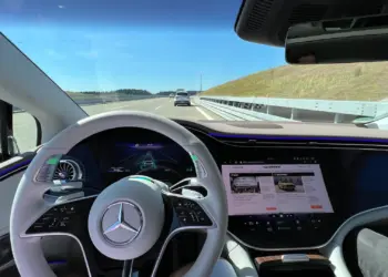 Mercedes-Benz Advances Hands-Free Driving with New Urban Navigation System